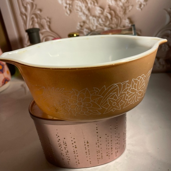 Pyrex dish - Picture 1 of 3